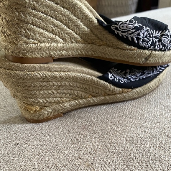 Coldwater Creek Black Wedges with White Embroidery - Picture 4 of 5